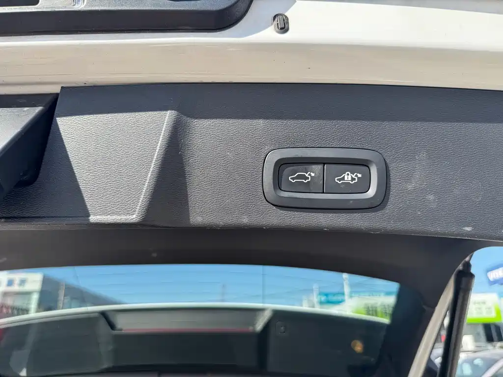 Volvo XC40 — миниатюра 12