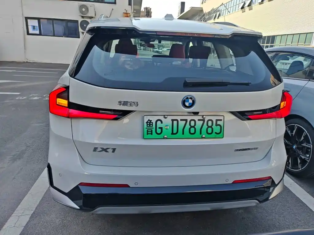 BMW iX1 — миниатюра 6