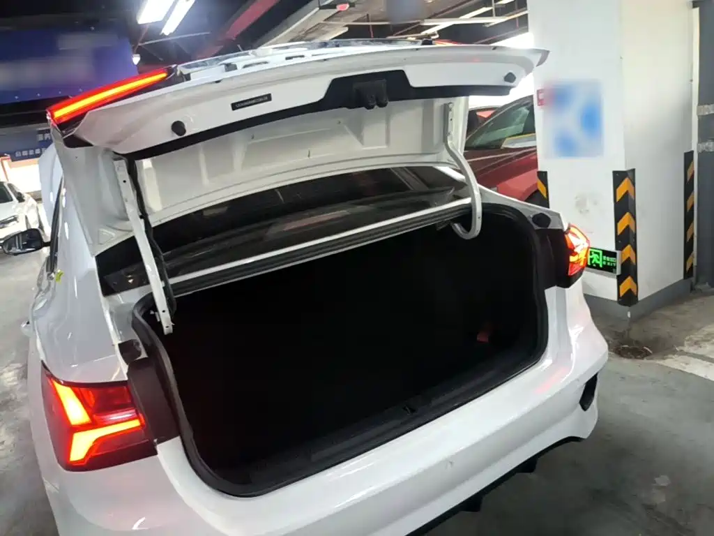 Roewe i5 — миниатюра 19