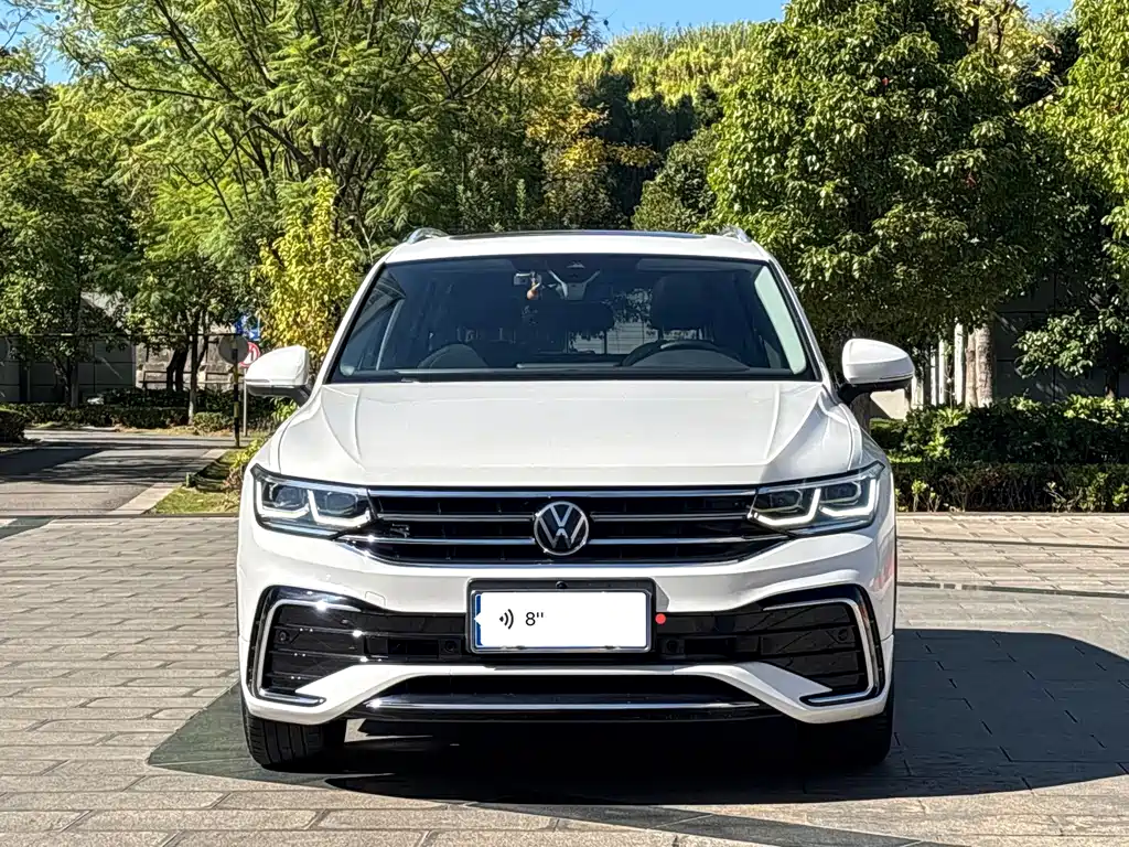 Volkswagen Tiguan L — миниатюра 2