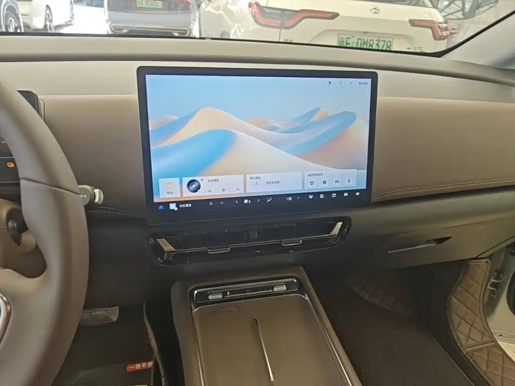Wuling Xingguang 730 New Energy — миниатюра 13