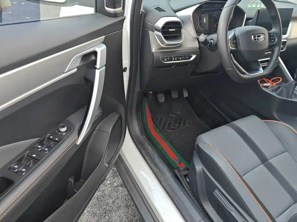 Geely Binyue — миниатюра 12