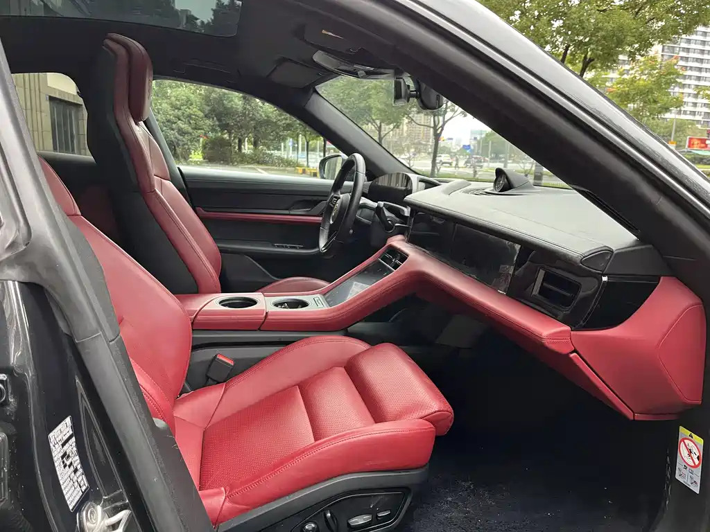 Porsche Taycan — миниатюра 12