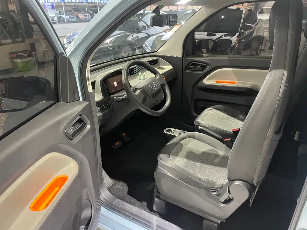 Wuling MINIEV — миниатюра 4