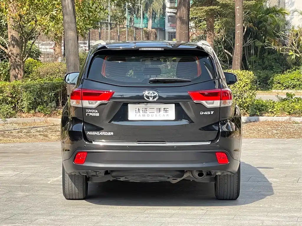 TOYOTA HIGHLANDER