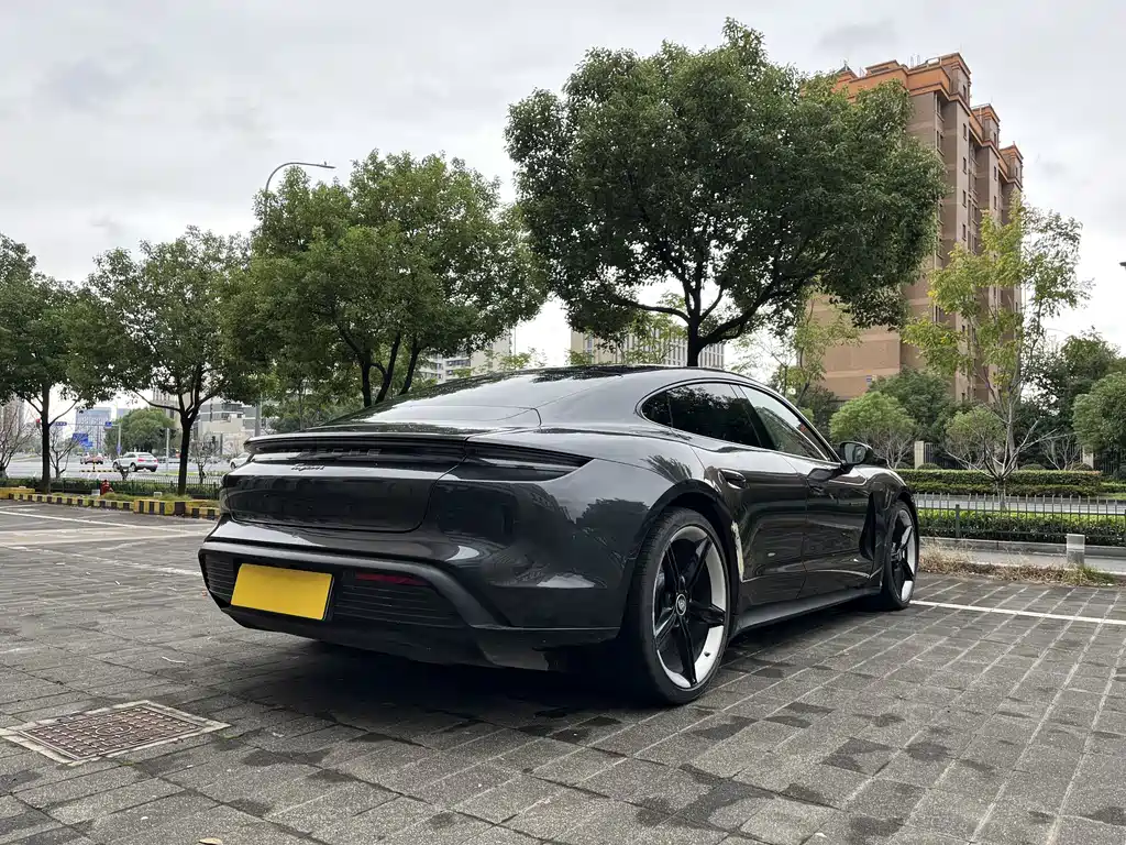 Porsche Taycan — миниатюра 17