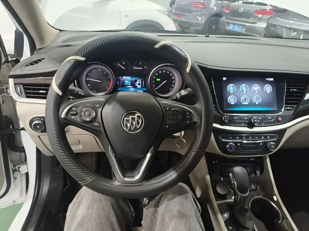 Buick Verano — миниатюра 11