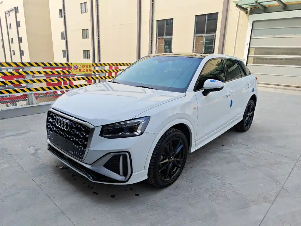 Audi Q2L