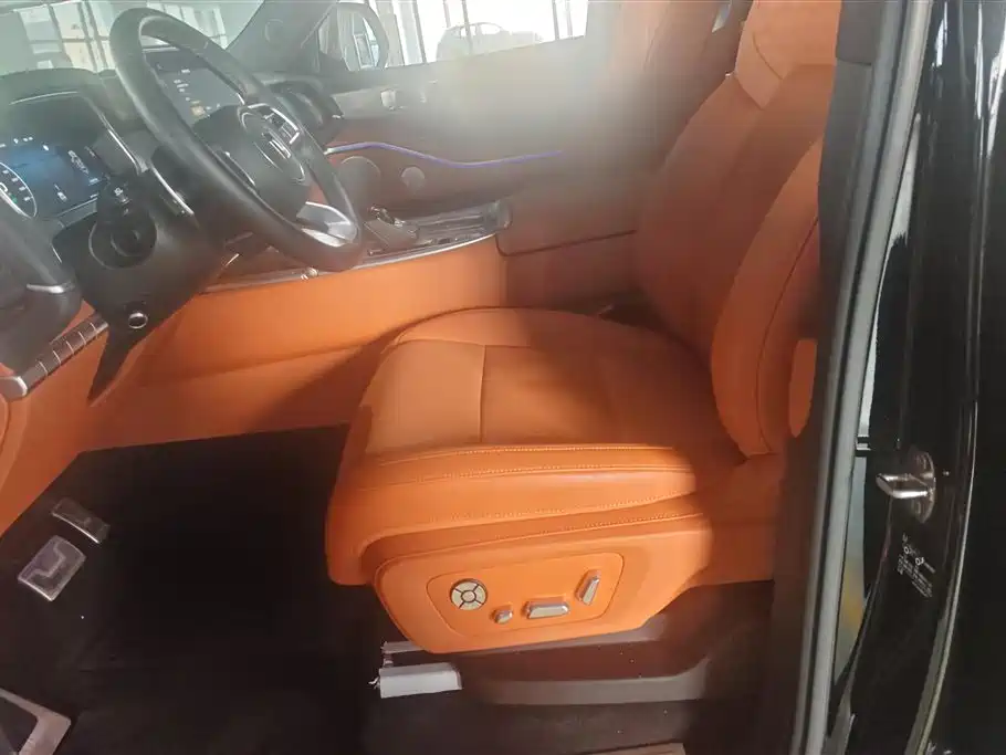 TANK TANK 700 NEW ENERGY