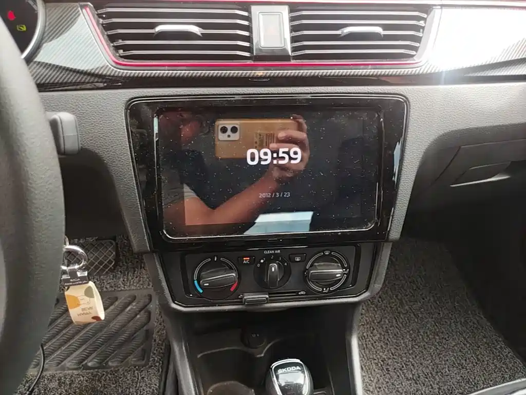 Skoda Rapid Spaceback — миниатюра 13