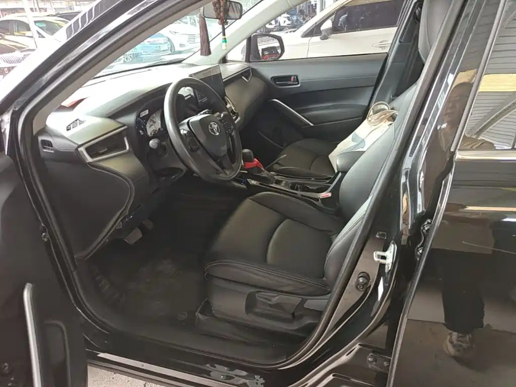 Toyota Corolla Cross — миниатюра 15