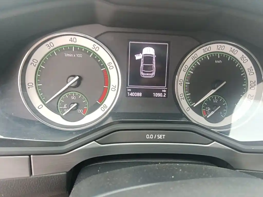 Skoda Superb — миниатюра 12