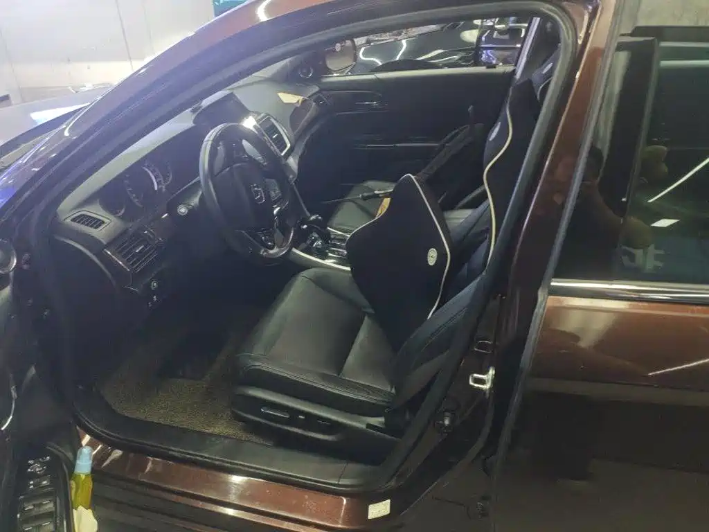 Honda Accord — миниатюра 10