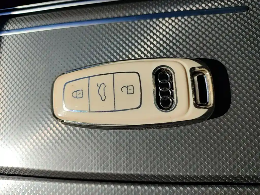 Audi A6L — миниатюра 9