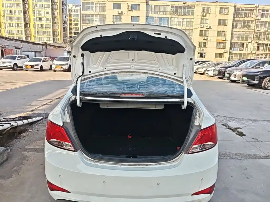 Hyundai Verna — миниатюра 19