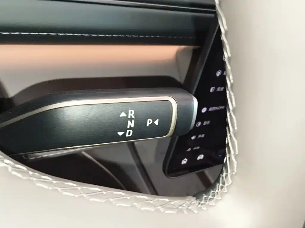 NIO ES8 — миниатюра 14