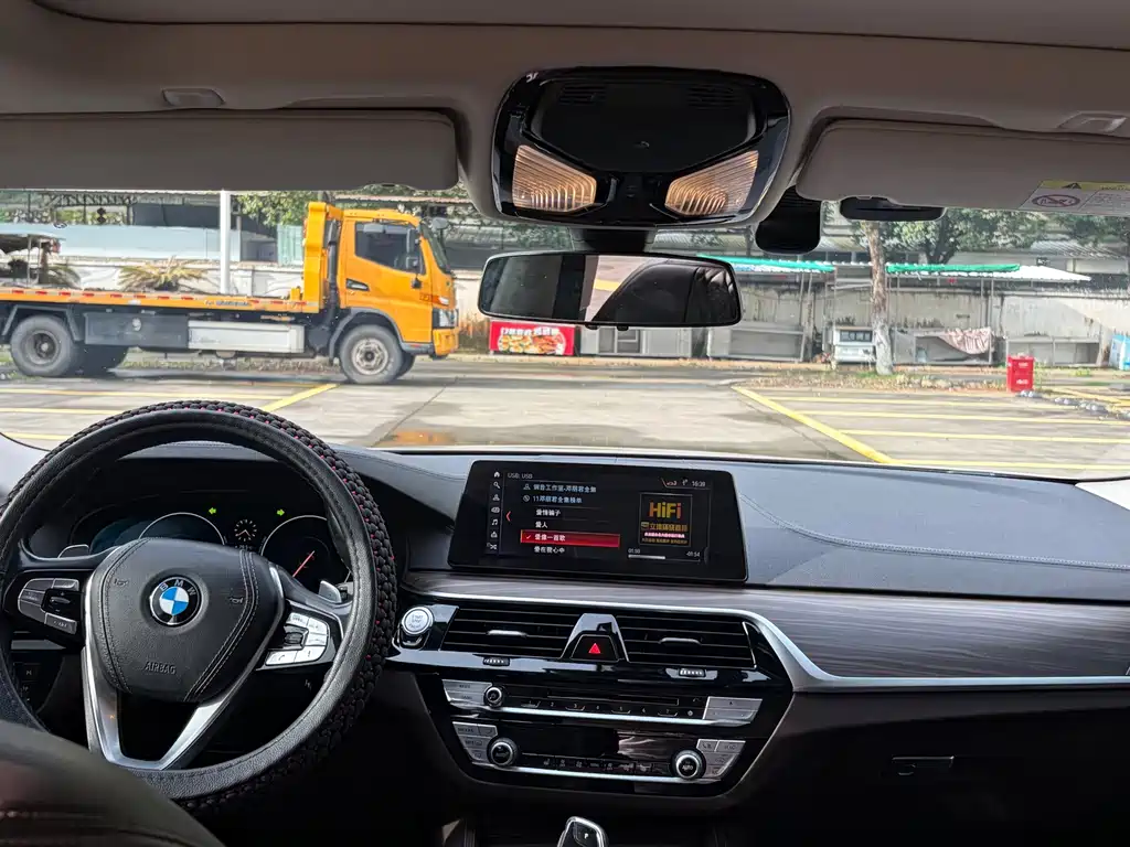 BMW 5 Series — миниатюра 8