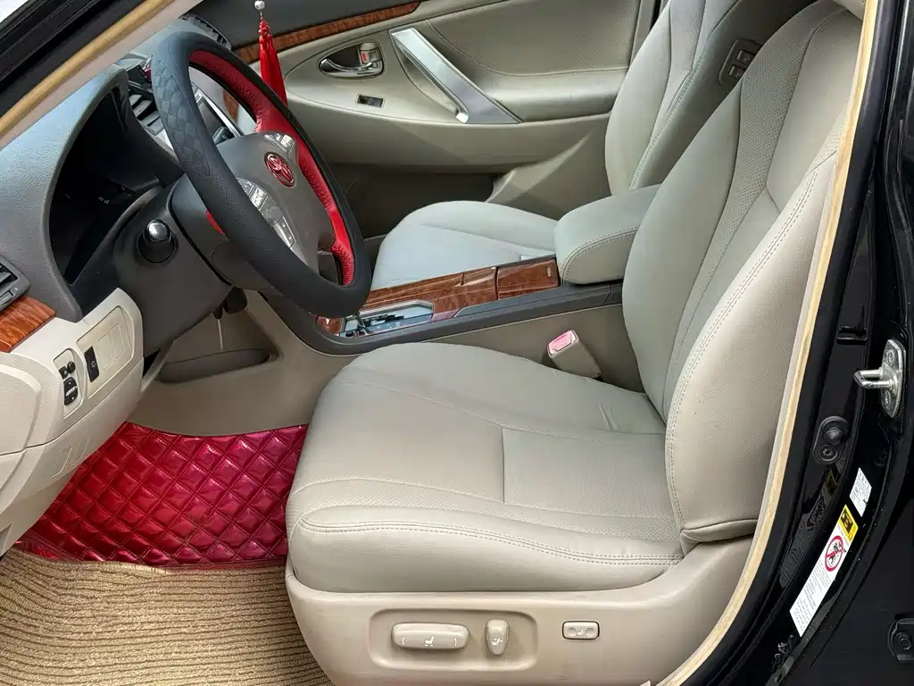 Toyota Camry — миниатюра 7