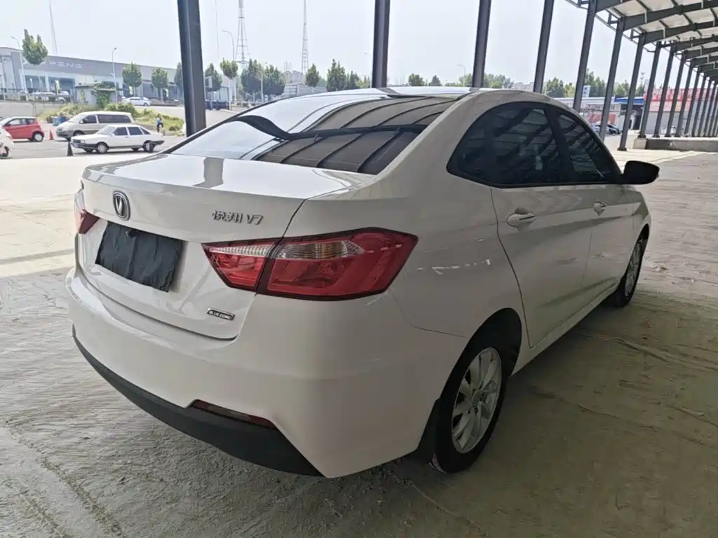 Changan V7 — миниатюра 7