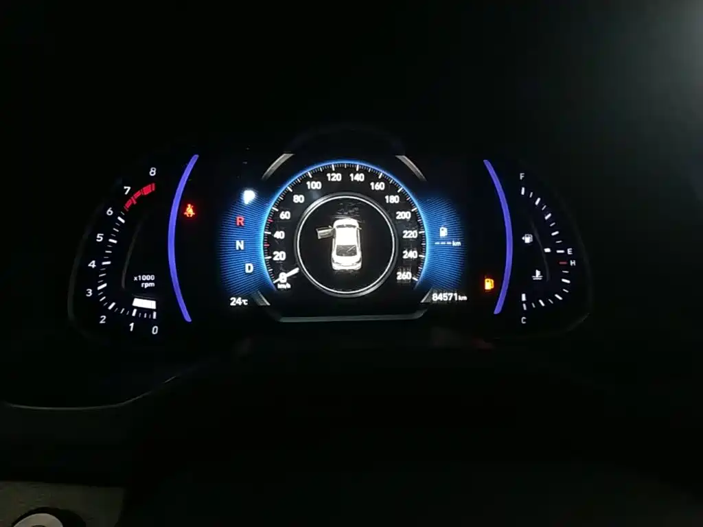Hyundai Elantra — миниатюра 12