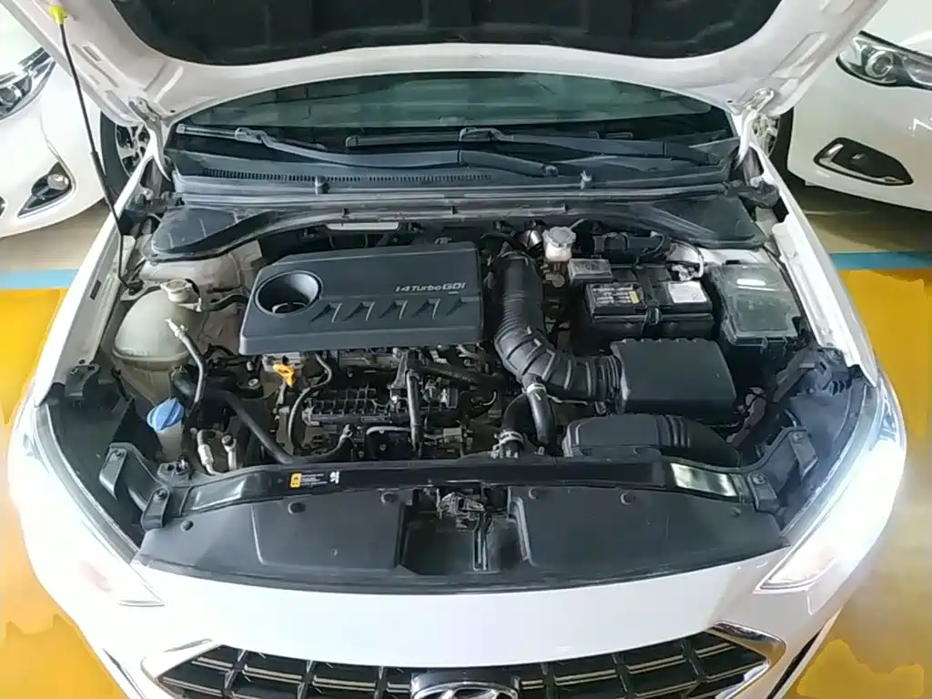 Hyundai Elantra — миниатюра 20
