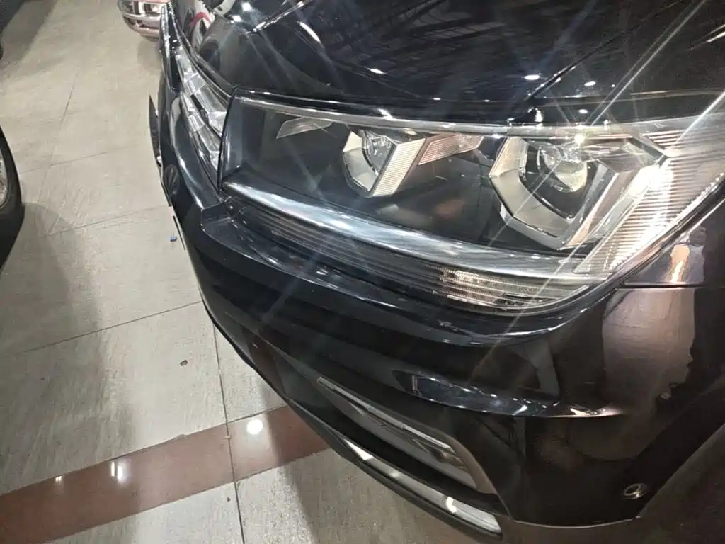 Volkswagen Tiguan L — миниатюра 24