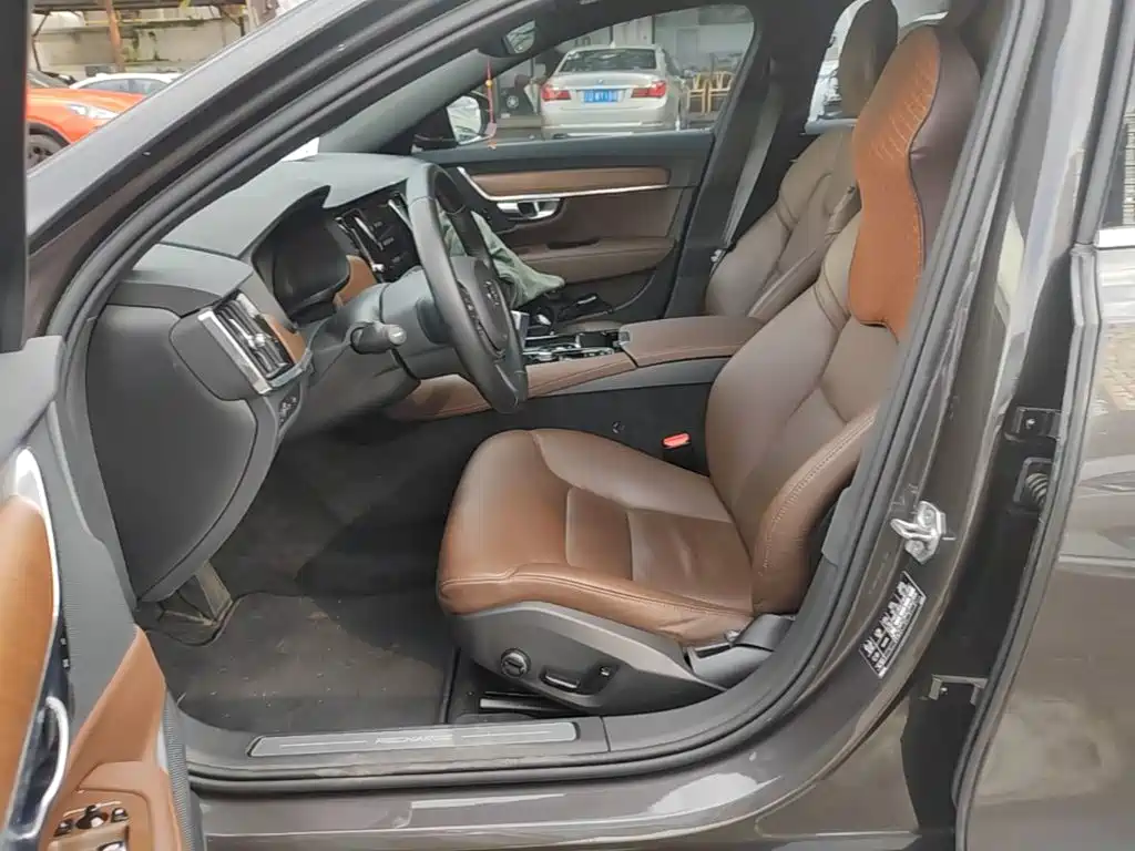Volvo S90 PHEV — миниатюра 15