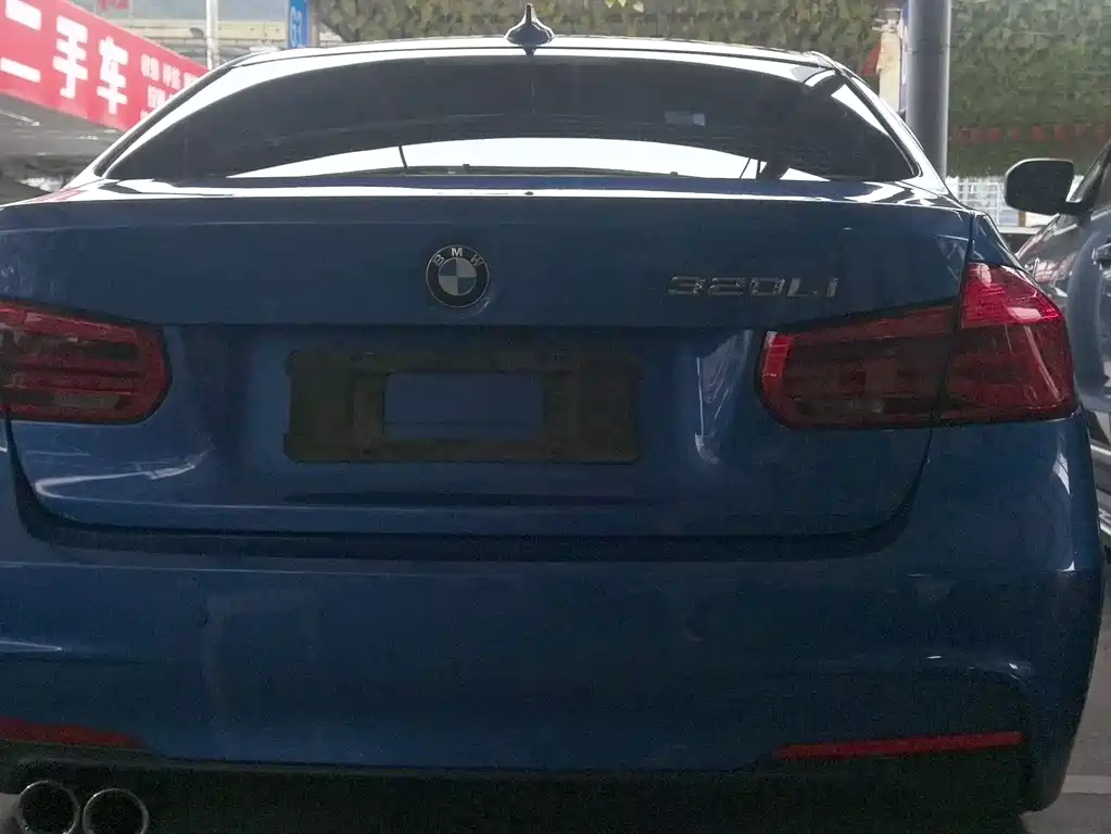 BMW 3 SERIES