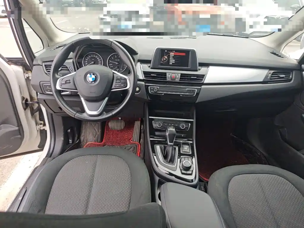 BMW 2 Series Active Tourer — миниатюра 10