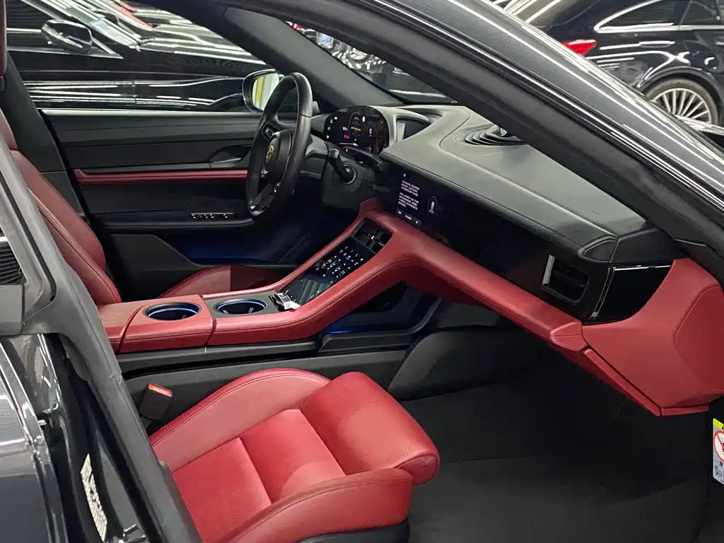 Porsche Taycan — миниатюра 5