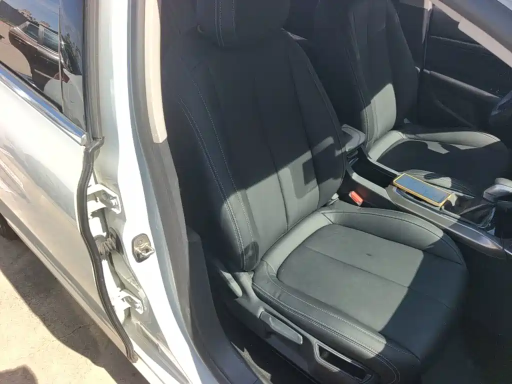 Peugeot 408 — миниатюра 25