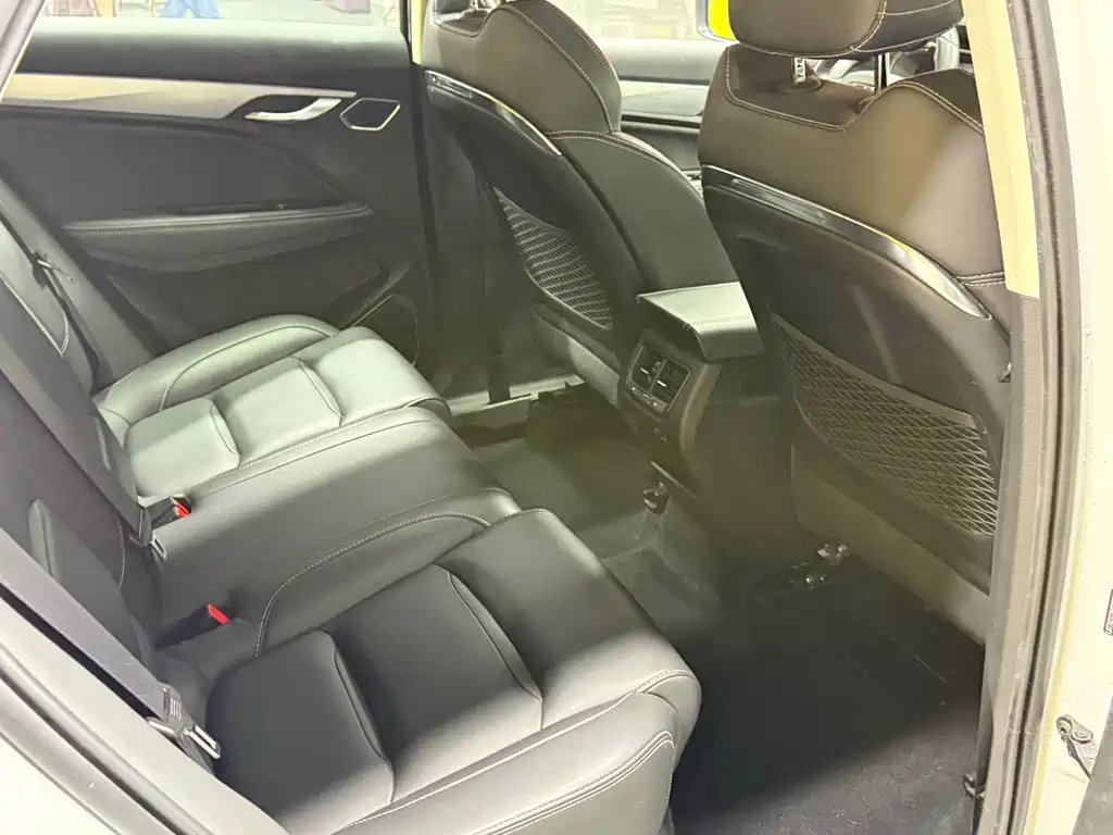 Geely Xingyue — миниатюра 13
