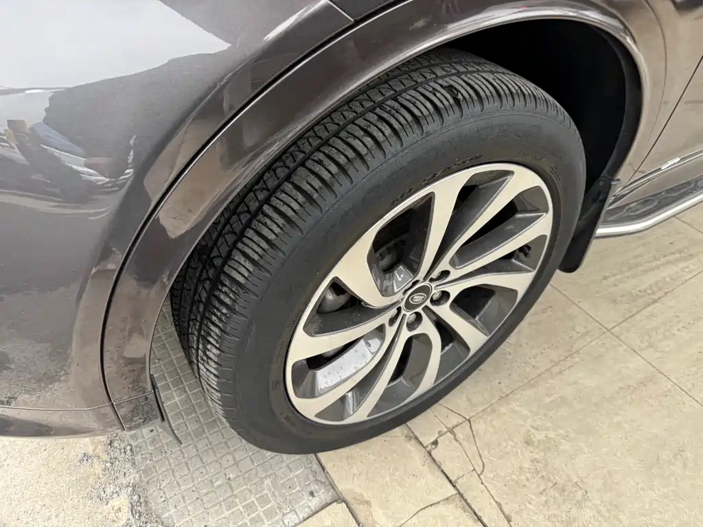 LAND ROVER DISCOVER SPORTS