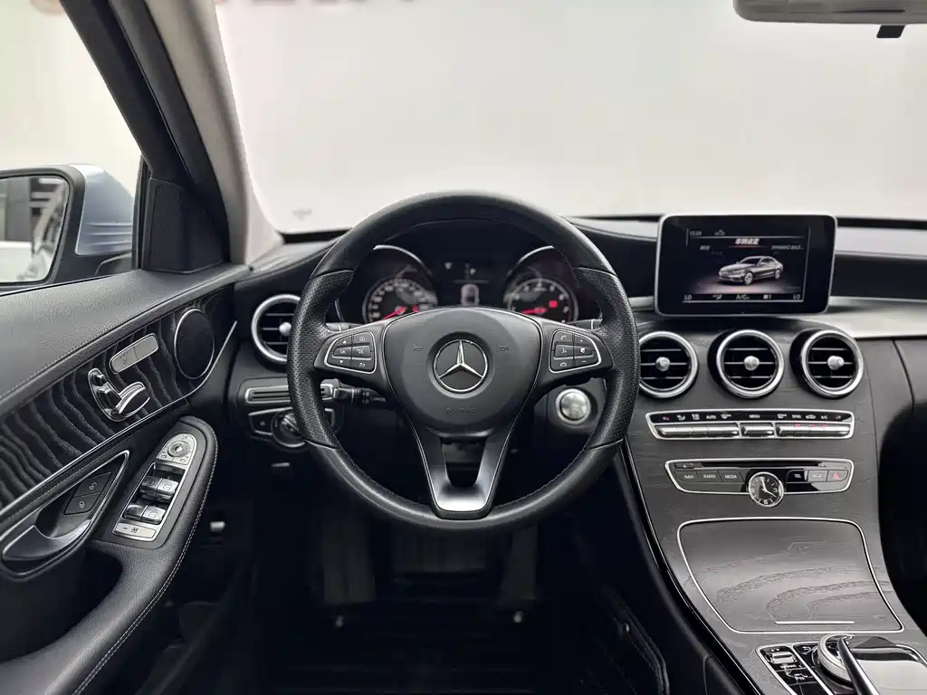 Mercedes-Benz C-Class — миниатюра 16