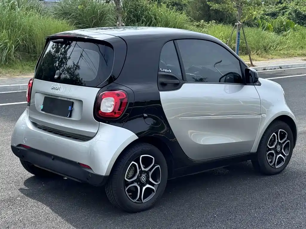 smart Smart Fortwo — миниатюра 7