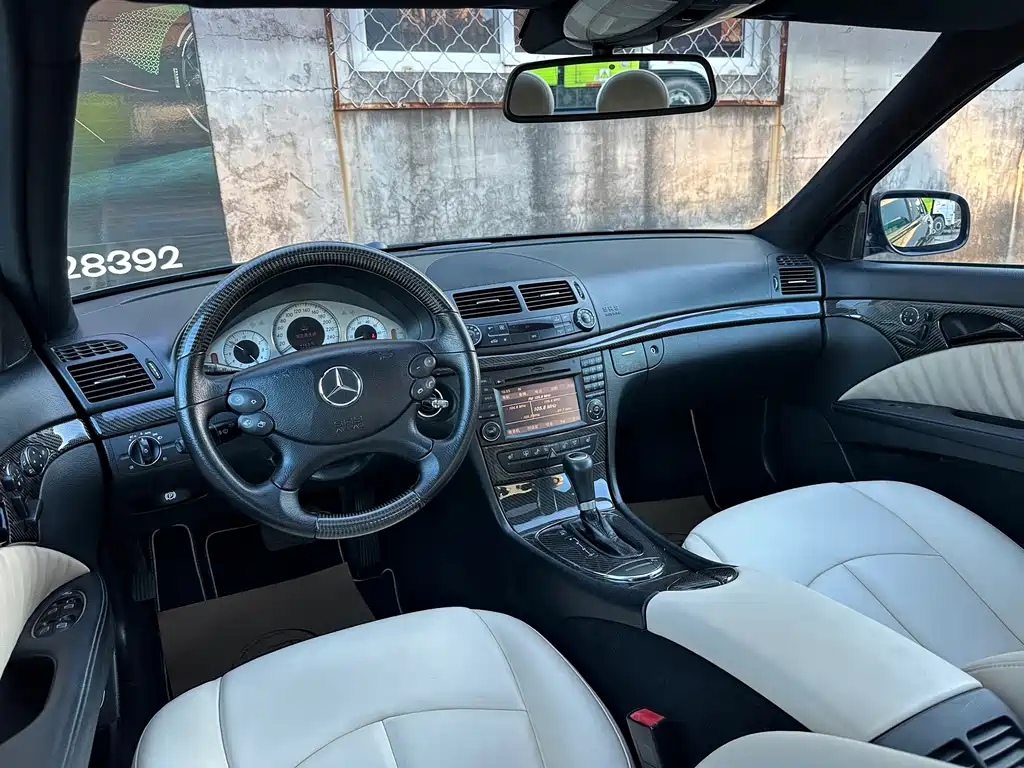 Mercedes-Benz E-Class — миниатюра 16