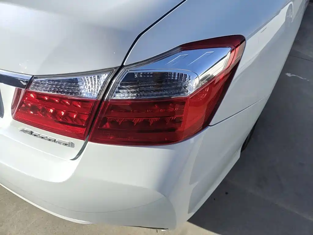 Honda Accord — миниатюра 8
