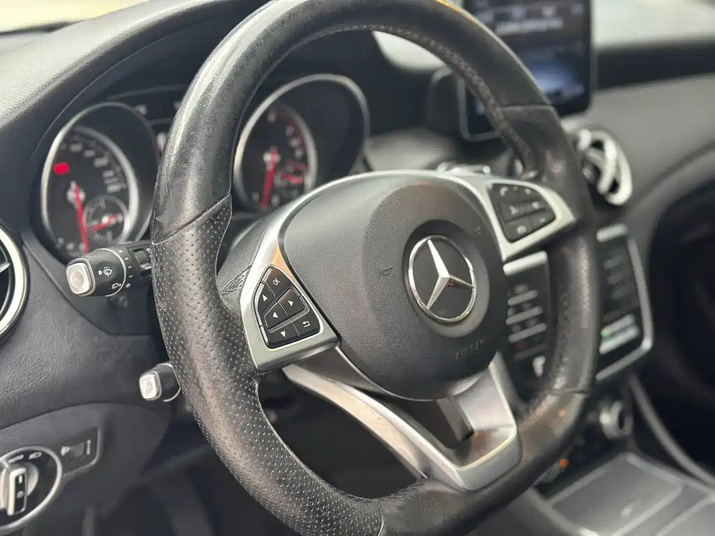 Mercedes-Benz GLA — миниатюра 11