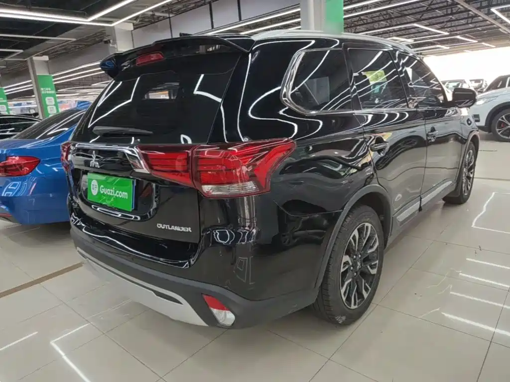 Mitsubishi Outlander — миниатюра 7