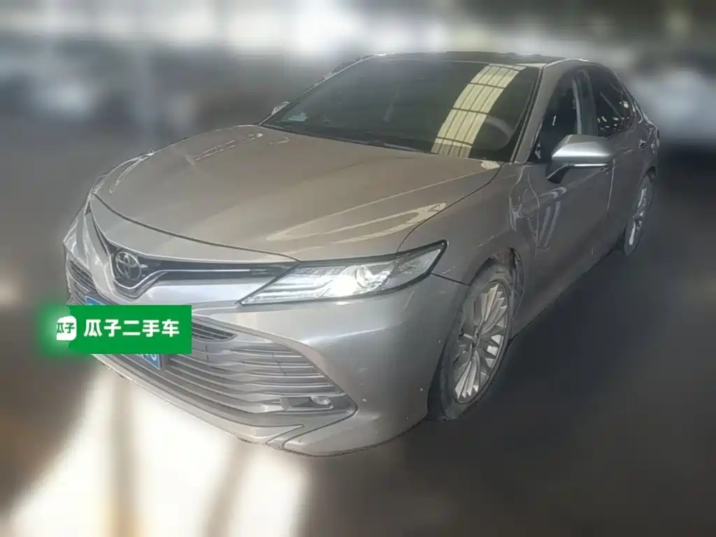 Toyota Camry — миниатюра 3