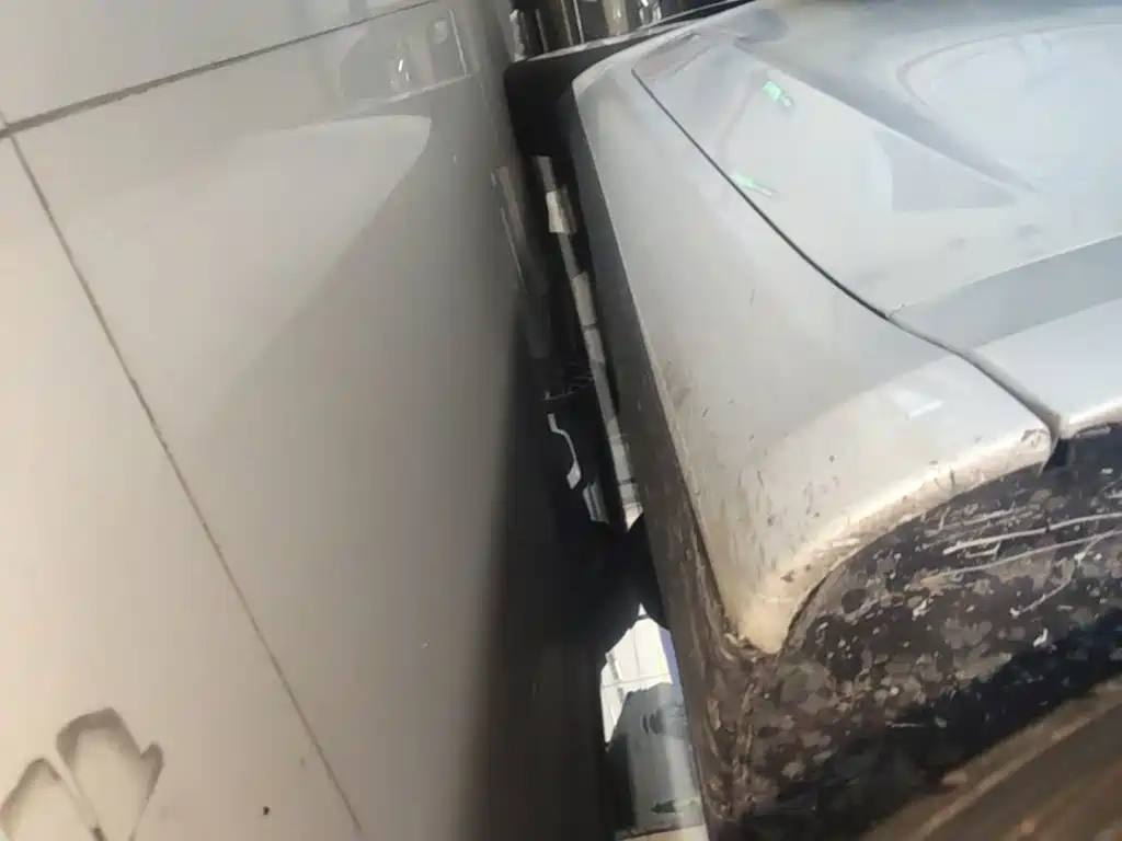 Tesla Model 3 — миниатюра 21