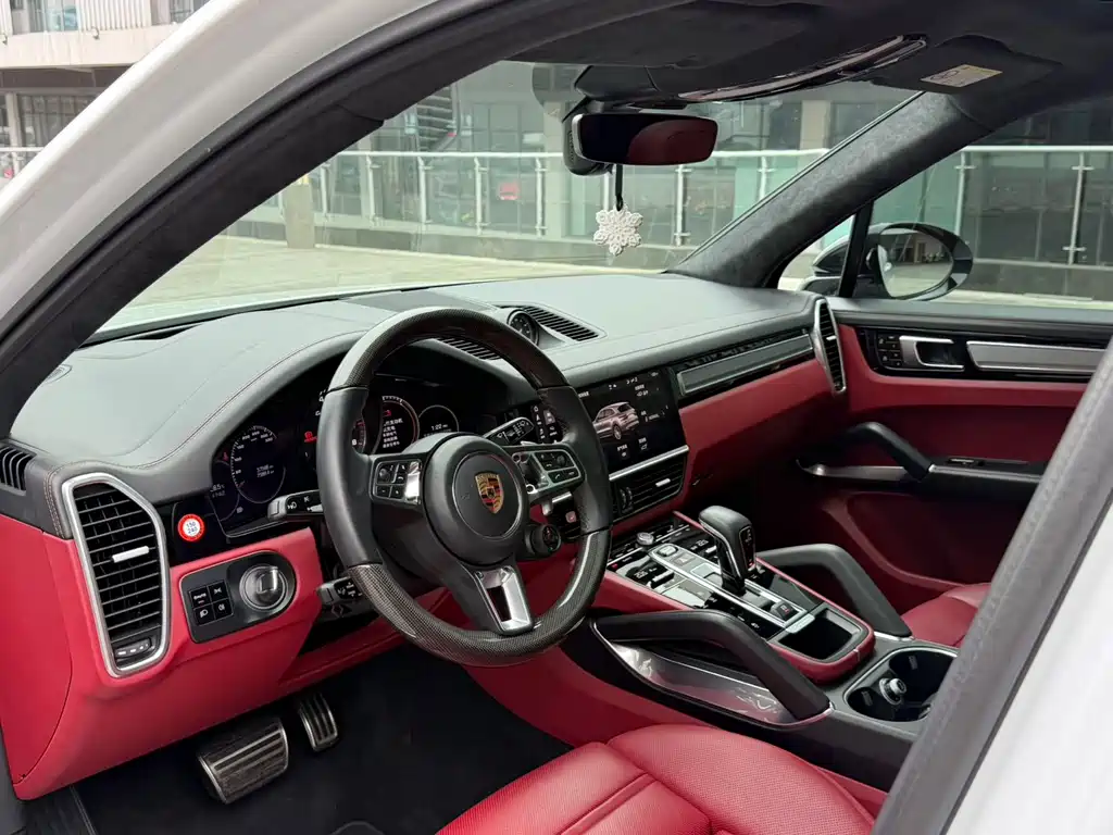 Porsche Cayenne — миниатюра 7