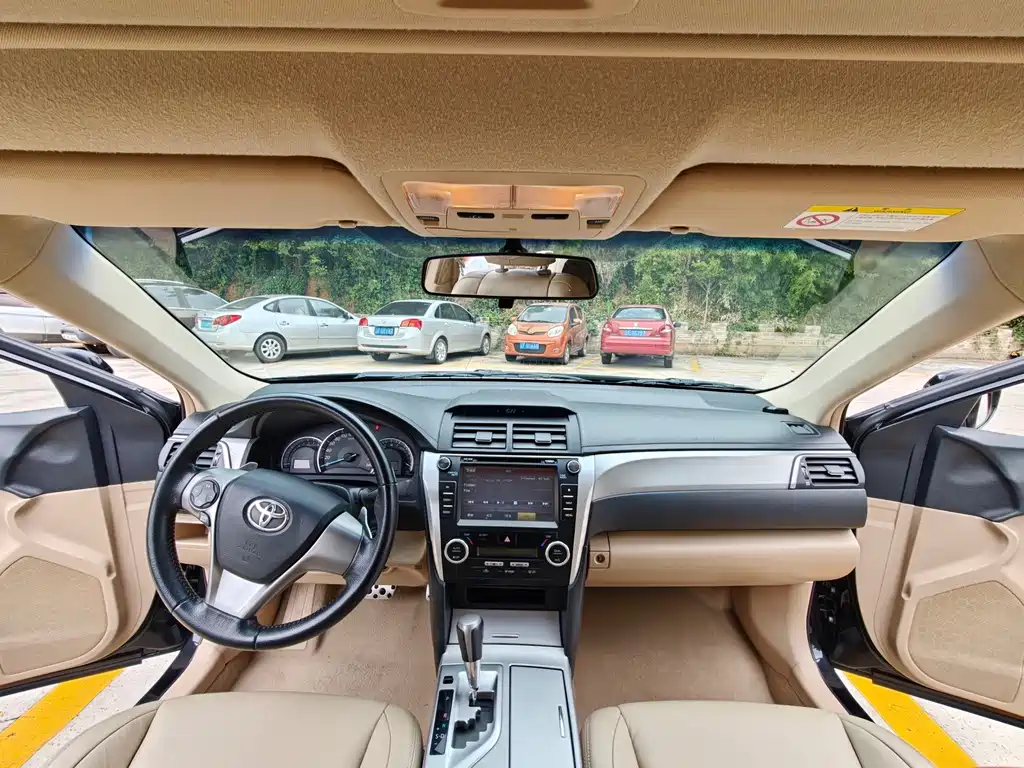 Toyota Camry — миниатюра 14