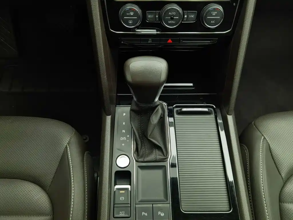 Volkswagen Teramont — миниатюра 13