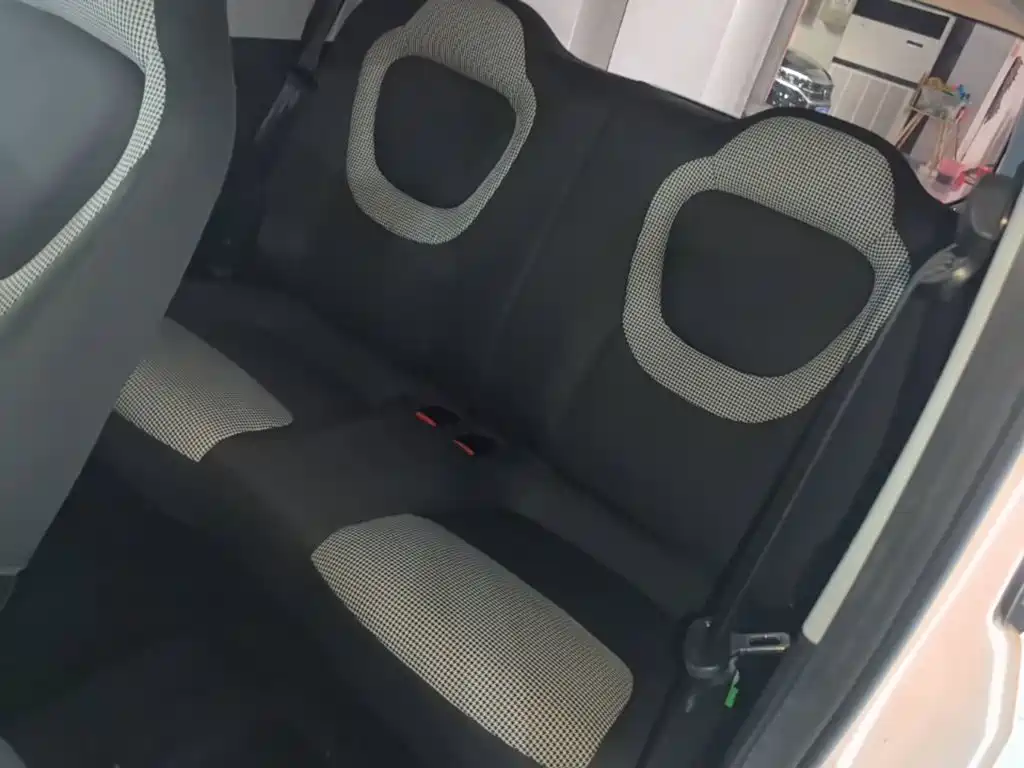 Wuling MINIEV — миниатюра 17
