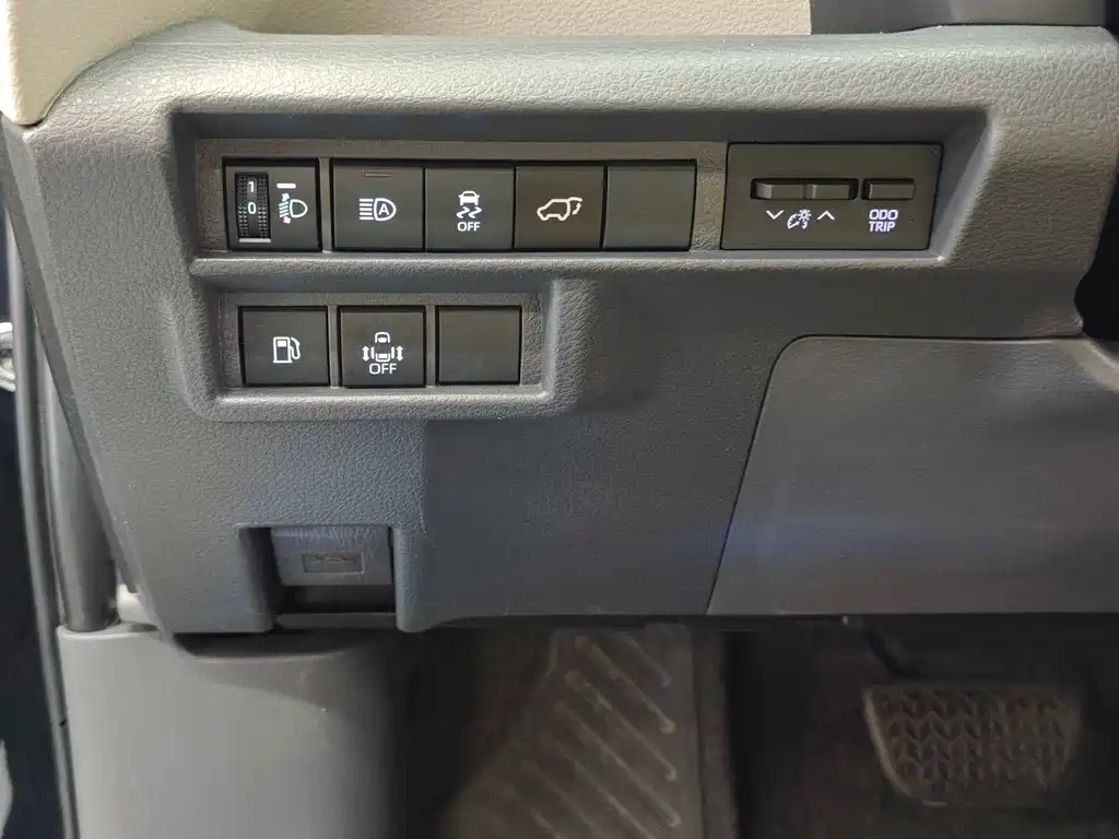 Toyota Sienna — миниатюра 9