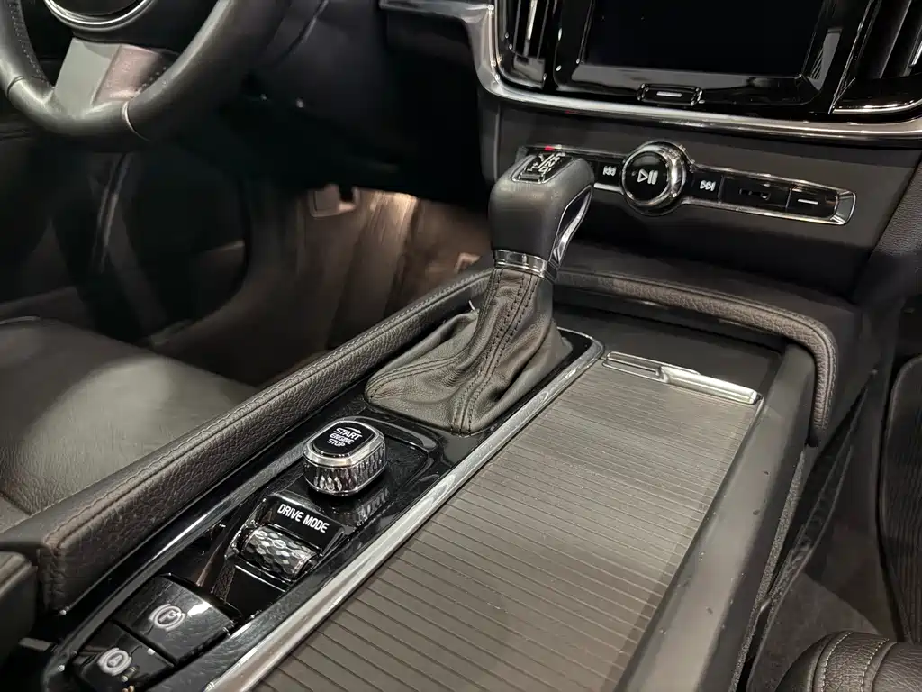 Volvo V90 — миниатюра 10