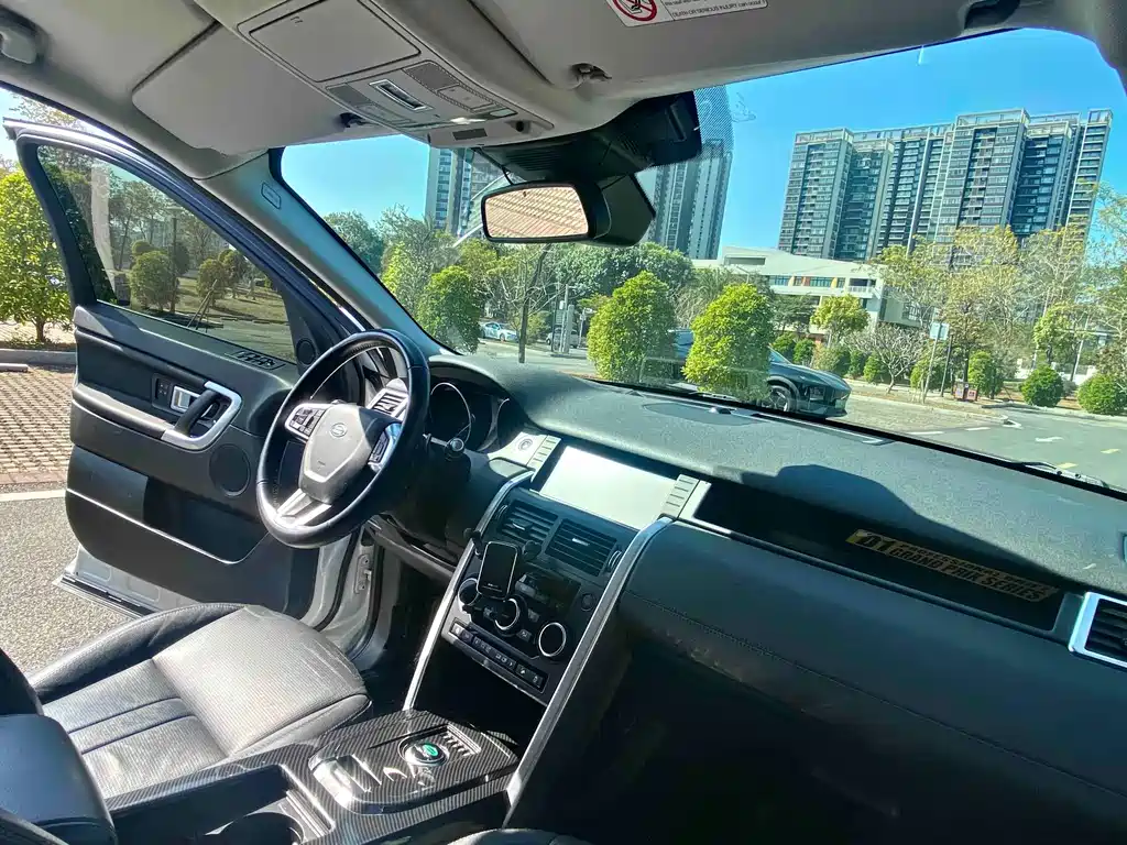 Land Rover Discovery Sport — миниатюра 13