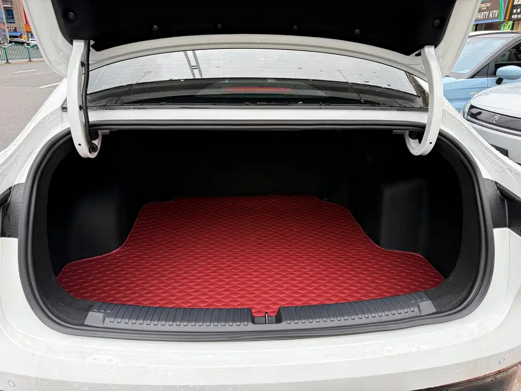 Roewe D6 — миниатюра 16