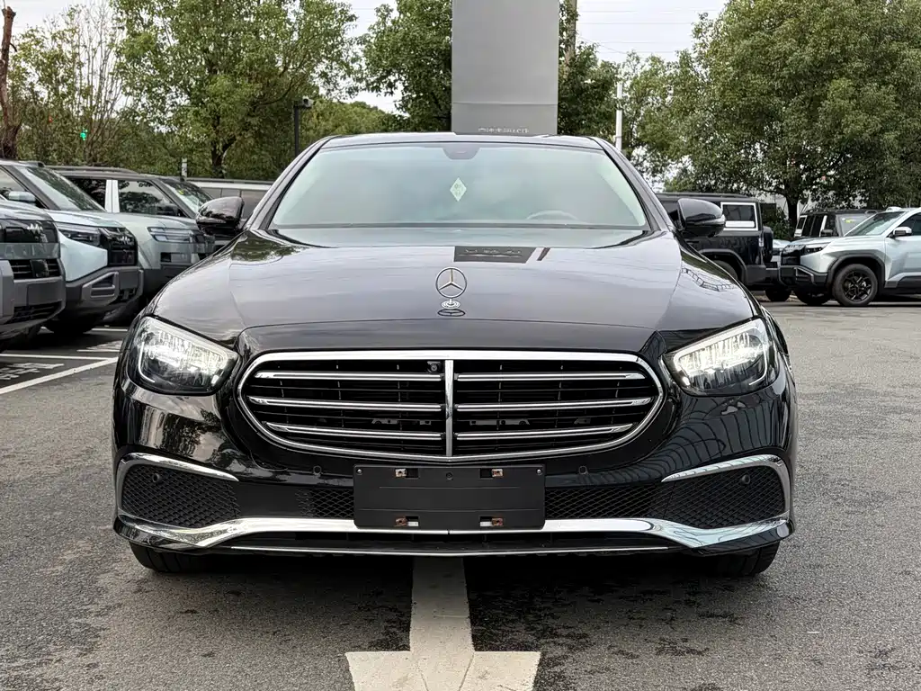 Mercedes-Benz E-Class — миниатюра 2